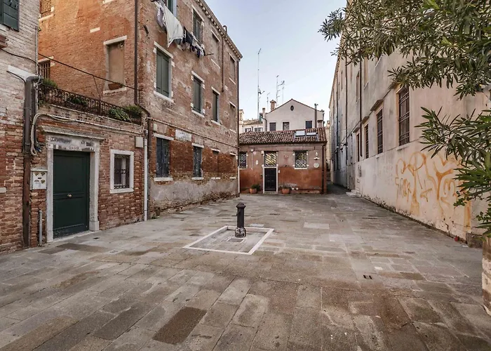 Venice Guggenheim Apartment By Wonderful Italy